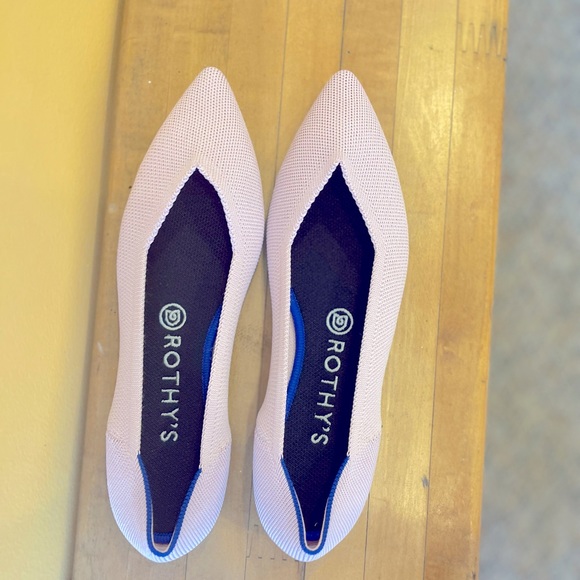 Rothy's Shoes - Rothy’s classic shoe nwot never worn beautiful classic blush 8.5